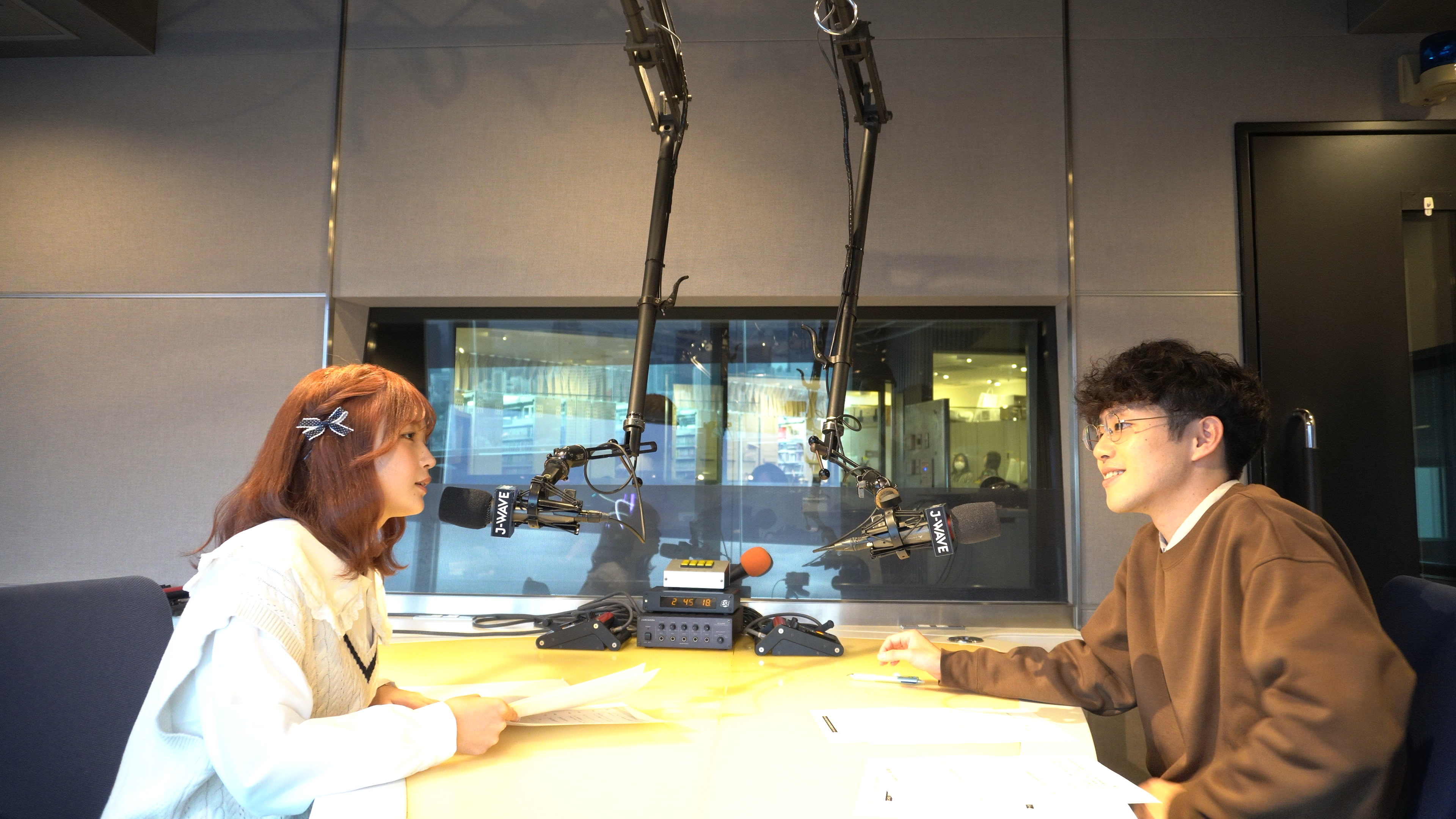 自然学校の思い出を振り返る福留さんと石本さん